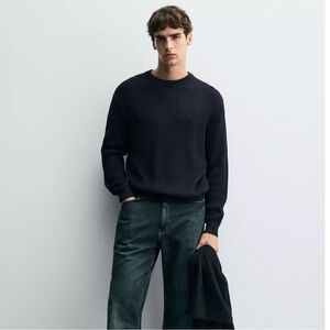 Zara Men's Black Crewneck Sweater